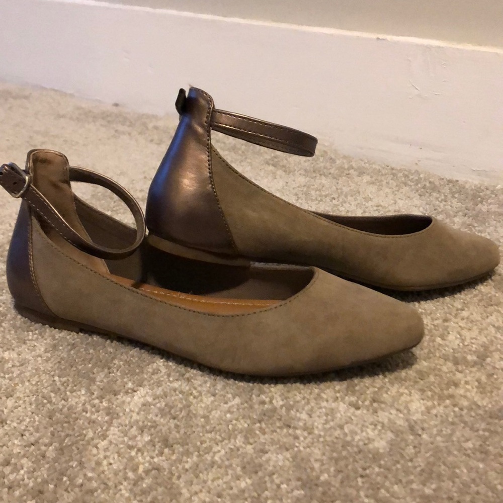 Tan flats, worn one time! Memory foam soles!